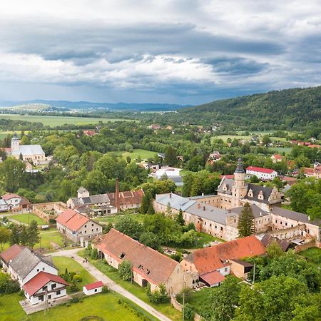 Palac Gorzanow Kültér fotó